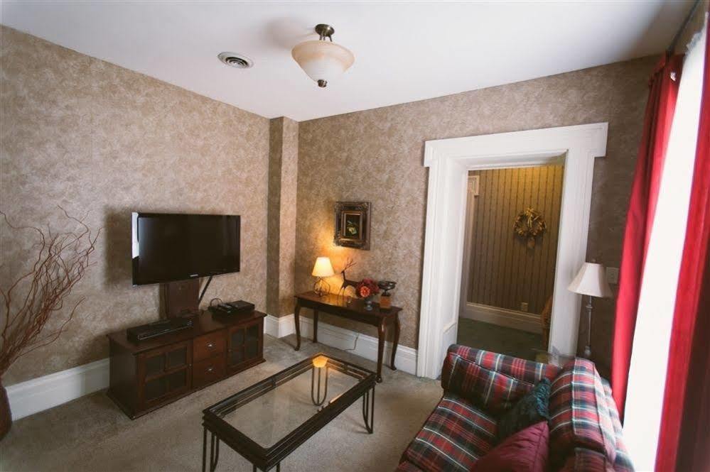 The Mount Vernon Inn Exterior photo